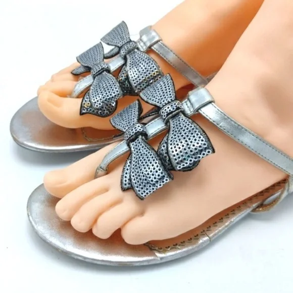 Poetic License Silver Leather Sequined Bows T-strap Sandals Women’s 7.5 - Picture 4 of 10